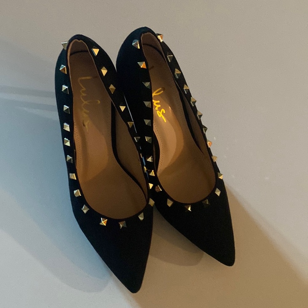 Lulu’s black studded heels
